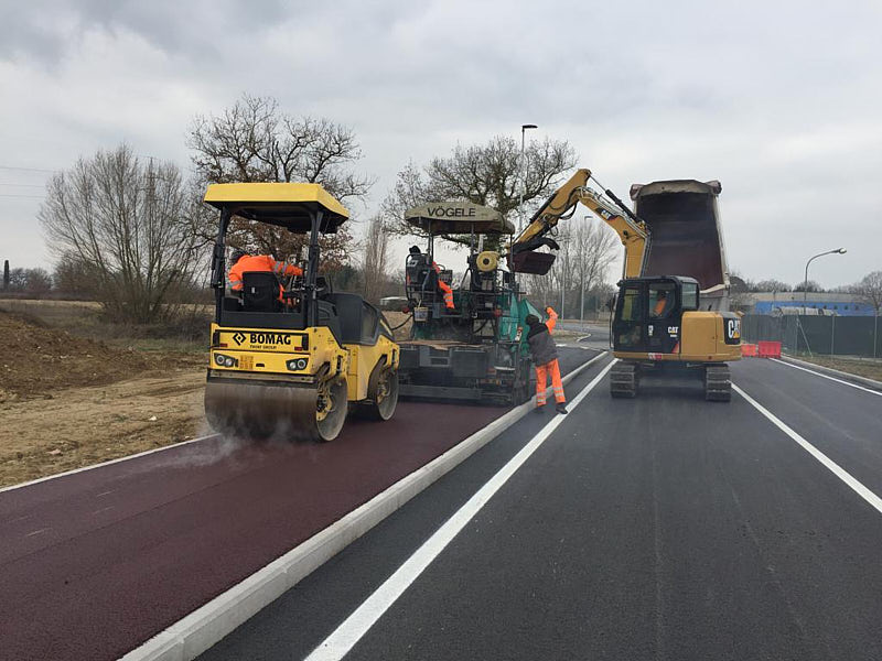 Lavori stradali-Pista ciclopedonale in asfalto colorato s andrea delle fratte-full