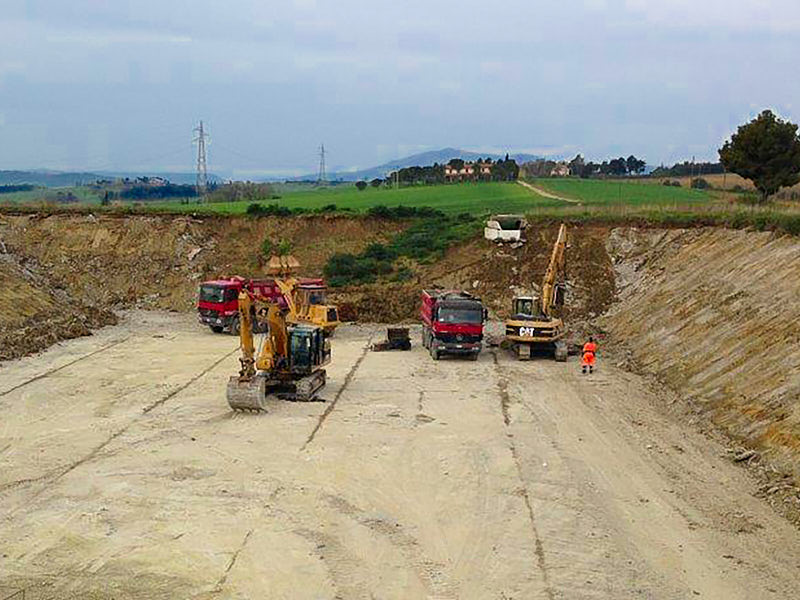 Movimento terra e demolizioni-Bonifica lago artificiale Villastrada-full